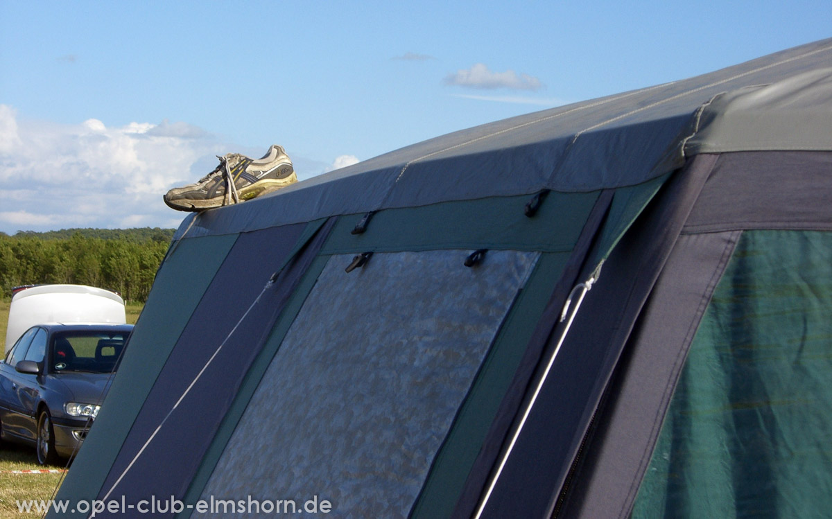 Gelsted-2008-0009-Schuh-auf-Zelt