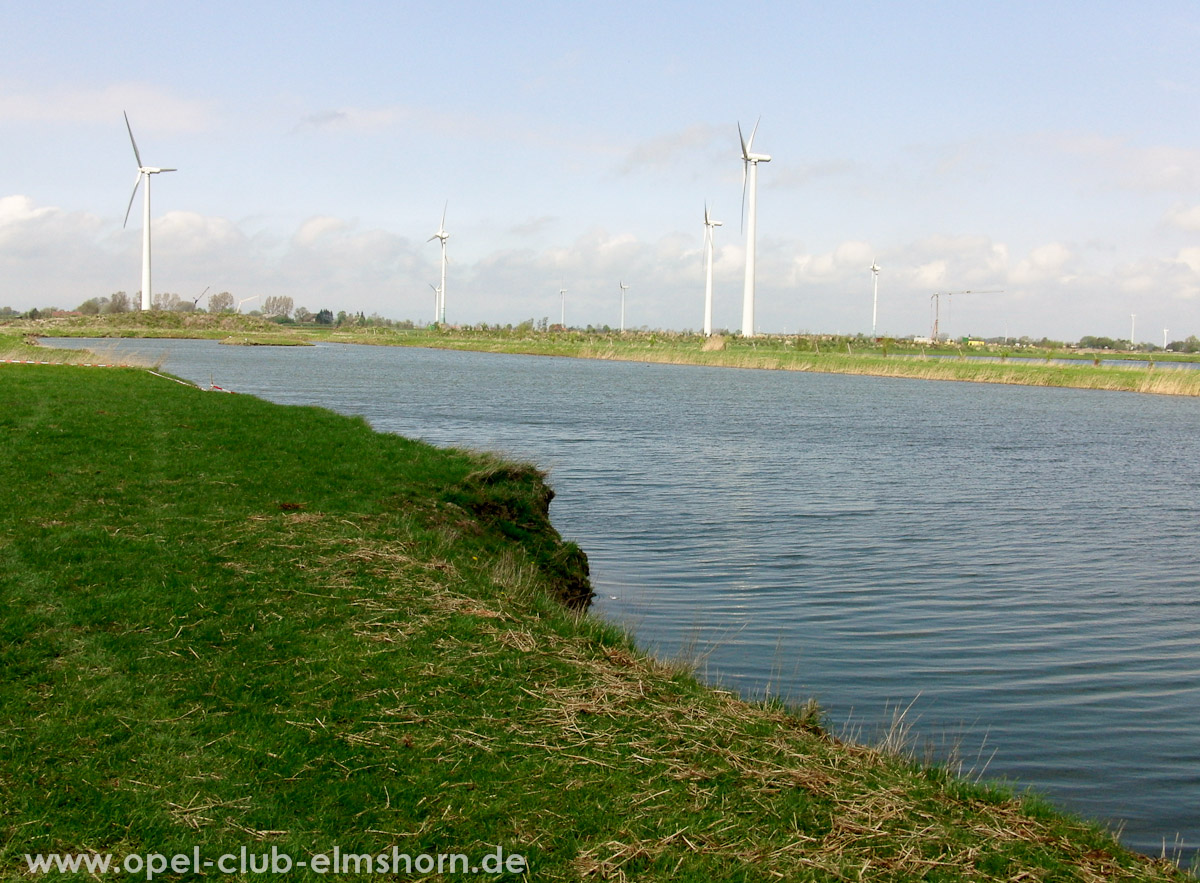 Brunsbuettel-2010-0022-Windraeder