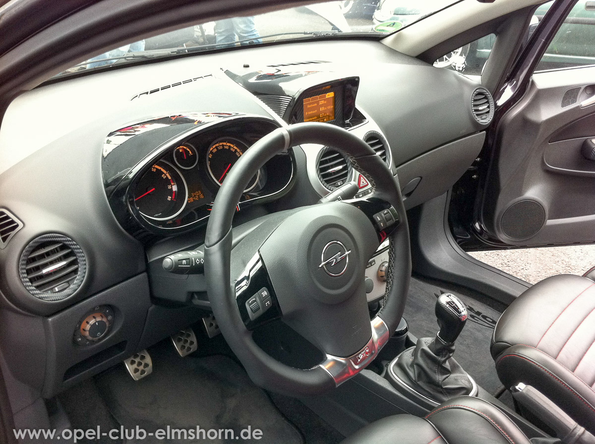 Brunsbuettel-2011-0007-Opel-Corsa-D-Cockpit