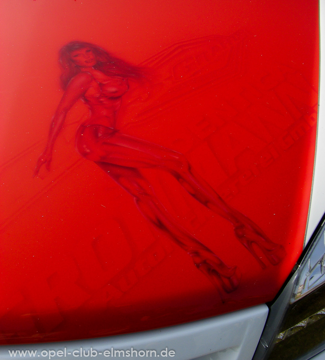 Boltenhagen-2011-0179-Airbrush-auf-Astra-GTC-Motorhaube