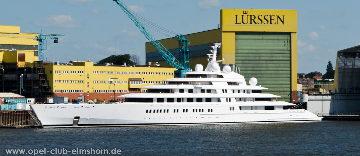 Lemwerder-2013-0093-Megayacht-Azzam-bei-Luerssen