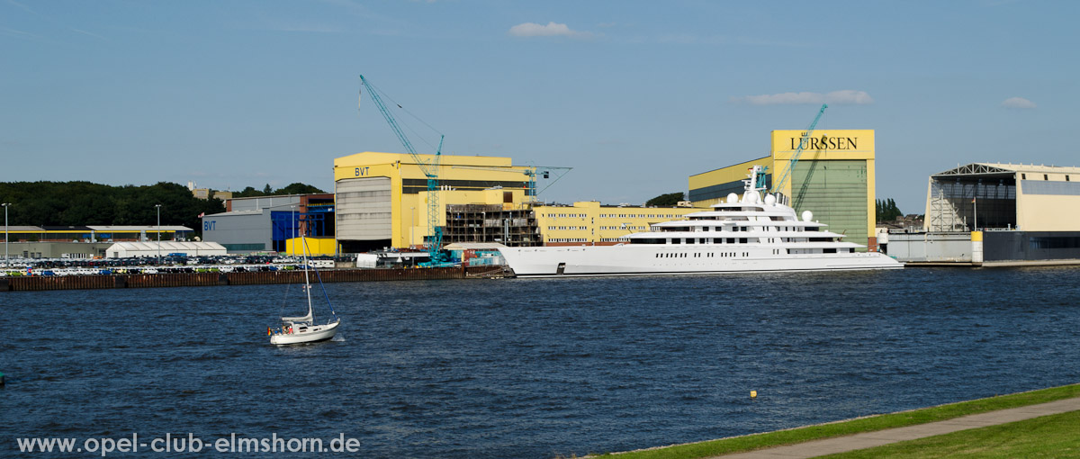 Lemwerder-2013-0159-Megayacht-Azzam