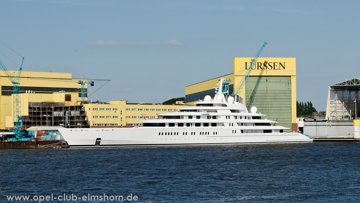 Lemwerder-2013-0161-Megayacht-Azzam