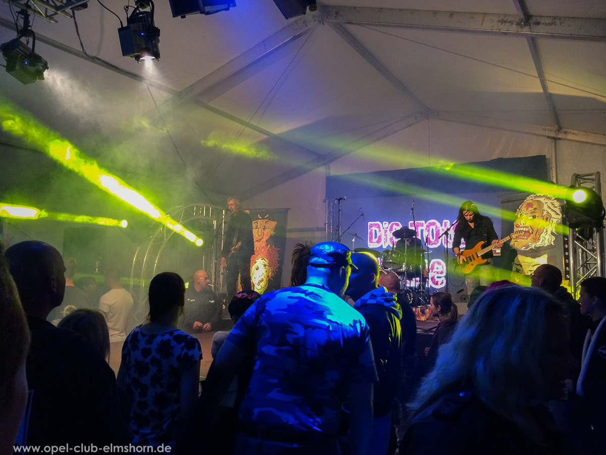 Boltenhagen-2015-0272-Die-Toten-aerzte-Konzert-im-Festzelt
