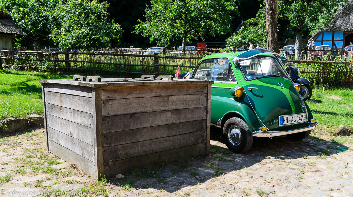 Oldtimertreffen-Rosengarten-Ehestorf-2016-20160605_113514-BMW-Isetta-mit-Umverpackung-