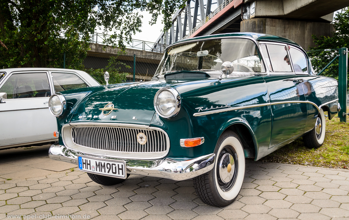 Altopeltreffen-Oldtimertankstelle-Hamburg-2016-20160709_112447-Opel-Rekord-P1