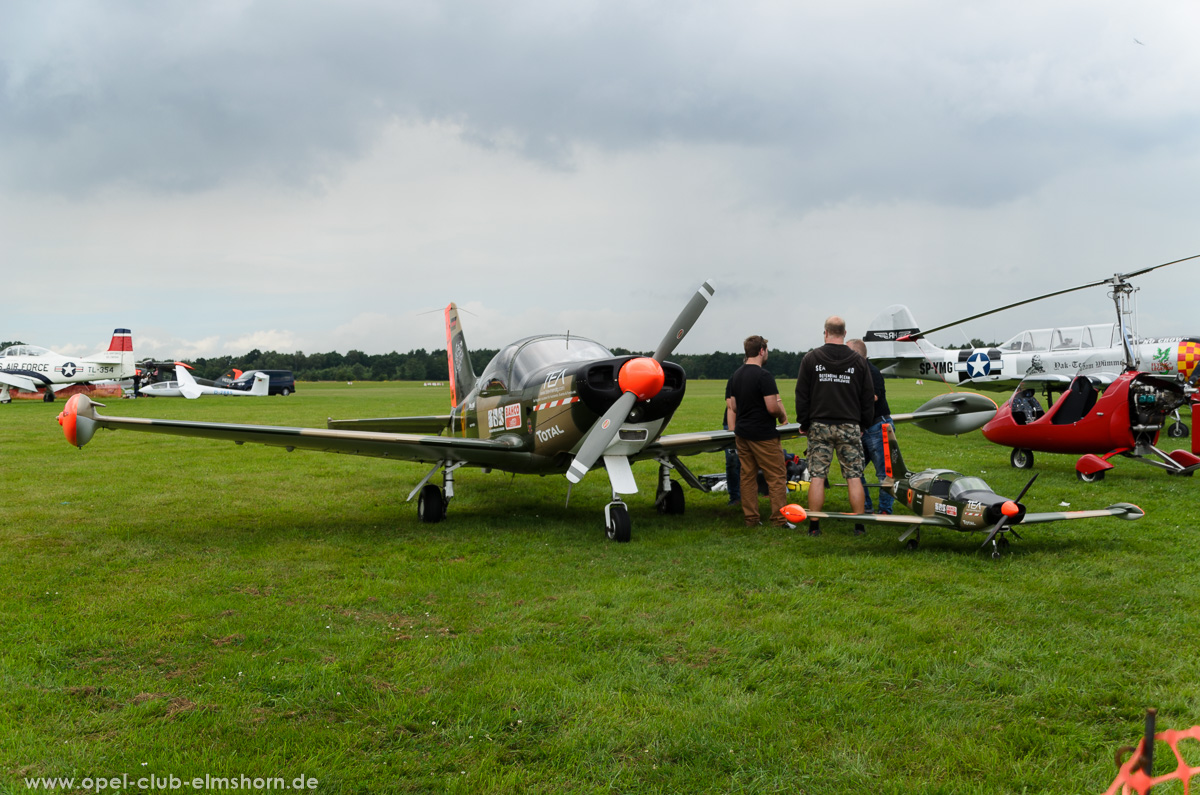 Wings-Wheels-2016-20160730_135348-SIAI-Marchetti-SF260
