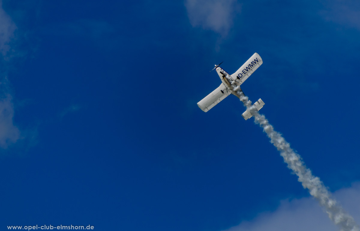 Wings-Wheels-2016-20160730_165808-Kunstflug