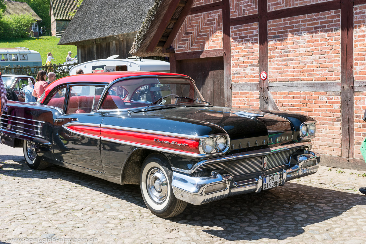 Oldtimertreffen-Rosengarten-2017-20170514_120228-Oldsmobile-Dynamic-88-Coupé