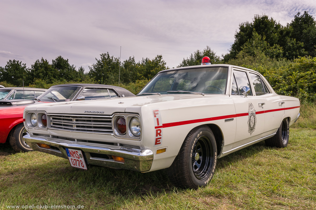 Wings-Wheels-2017-20170730_153634-Plymouth-Belvedere