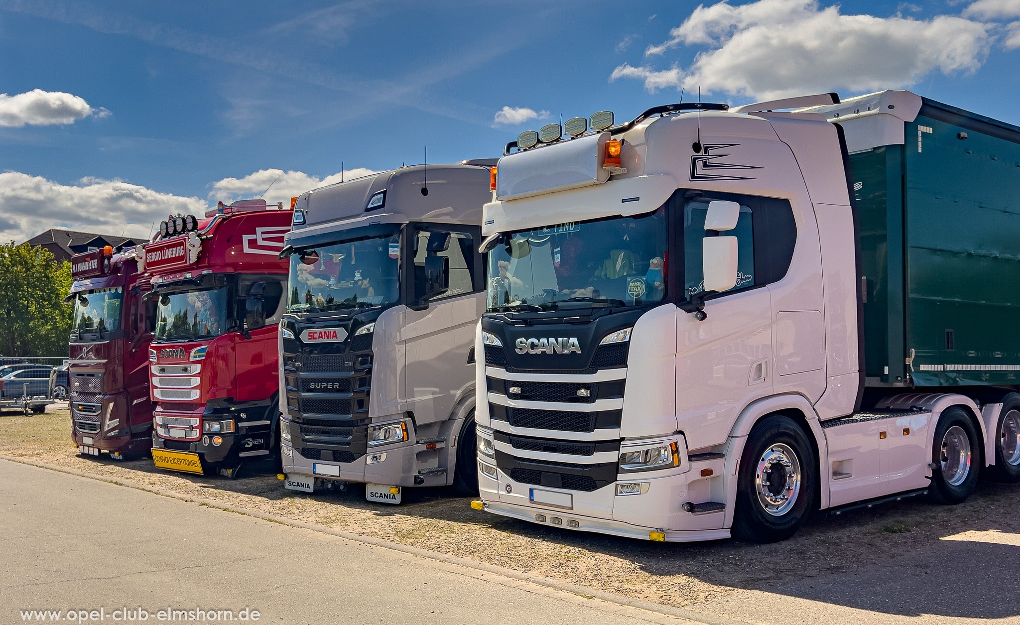 Scania und Volvos